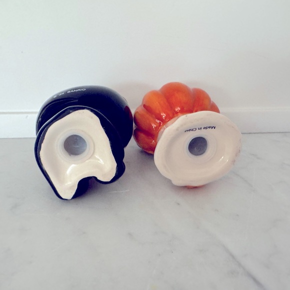 NWT HELLO KITTY by SANRIO Blue Sky Halloween Set of Salt & Pepper Shakers - Picture 5 of 8